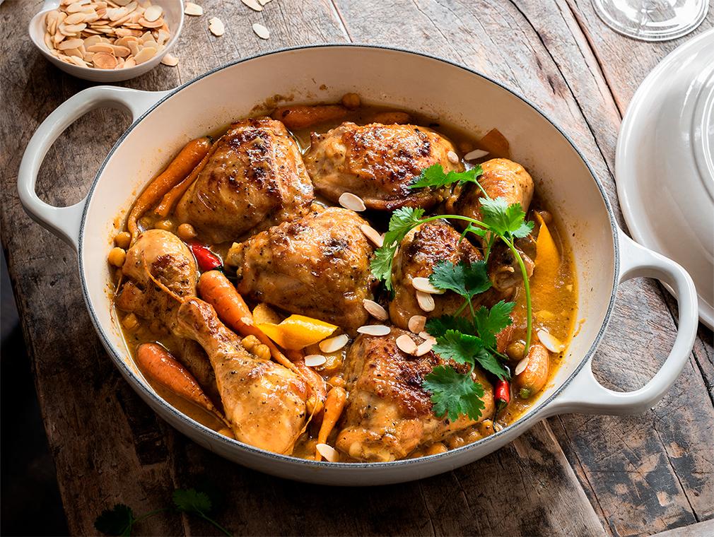 Safran- og honning-kylling i gryde med appelsin- og ingefærsauce