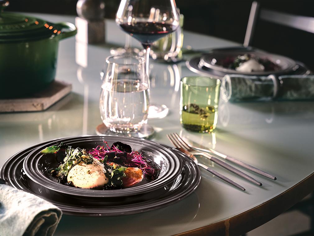 Carpaccio af beder med burrata og stegt rucola
