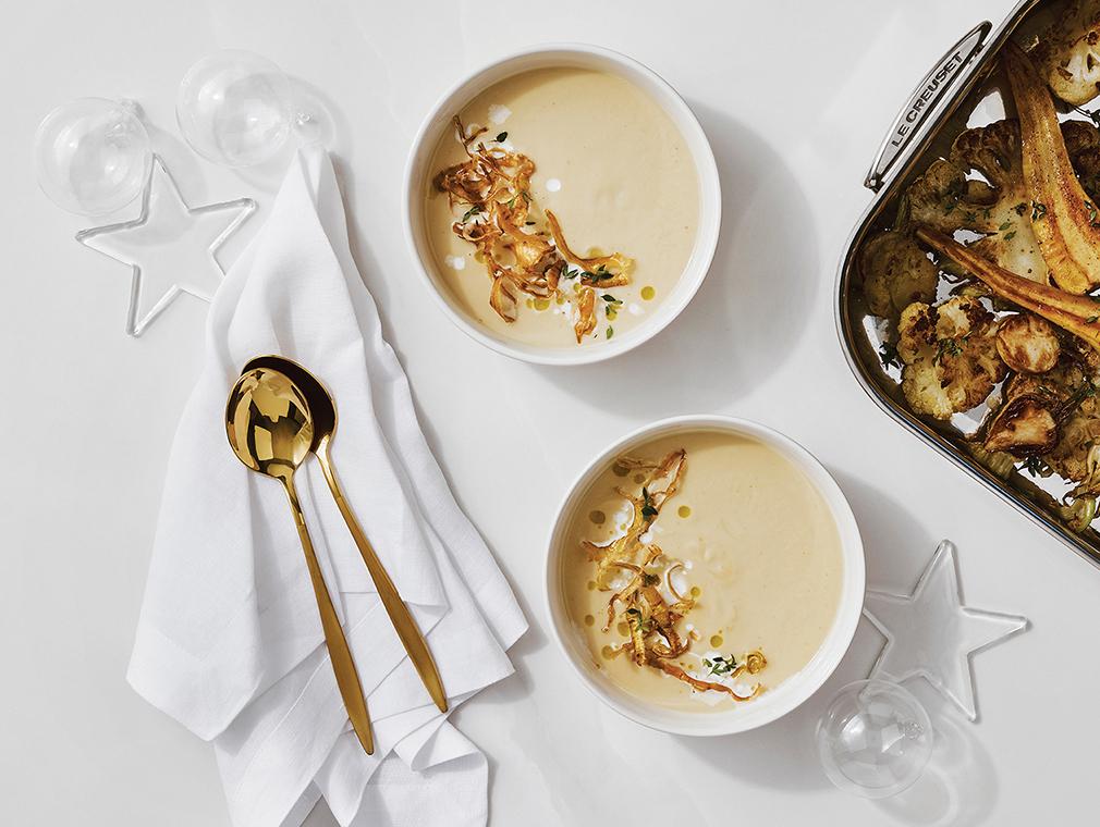 Suppe med ristet blomkål, pastinak og majroe