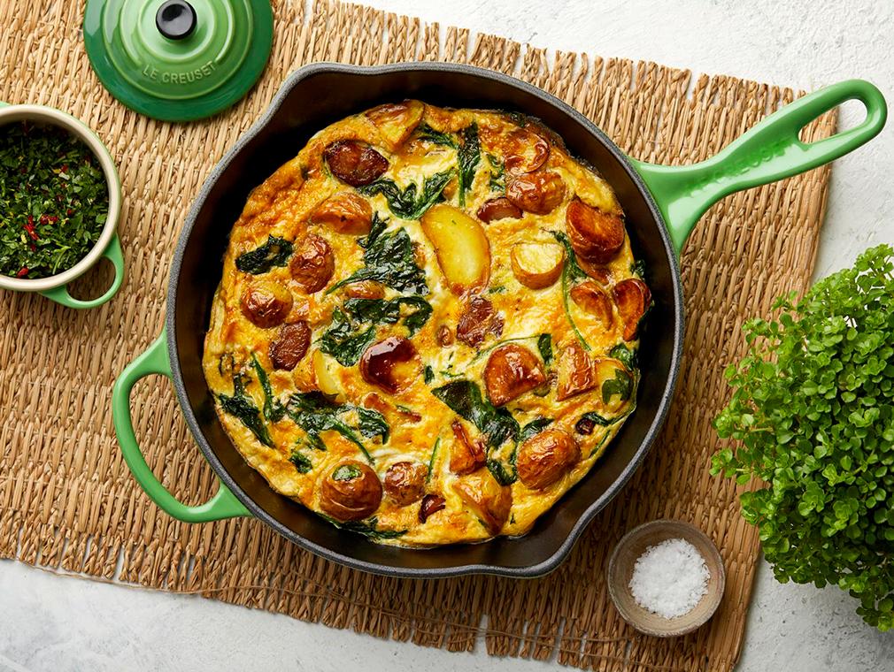 Saftig frittata med konfiterede hvidløg og gremolata