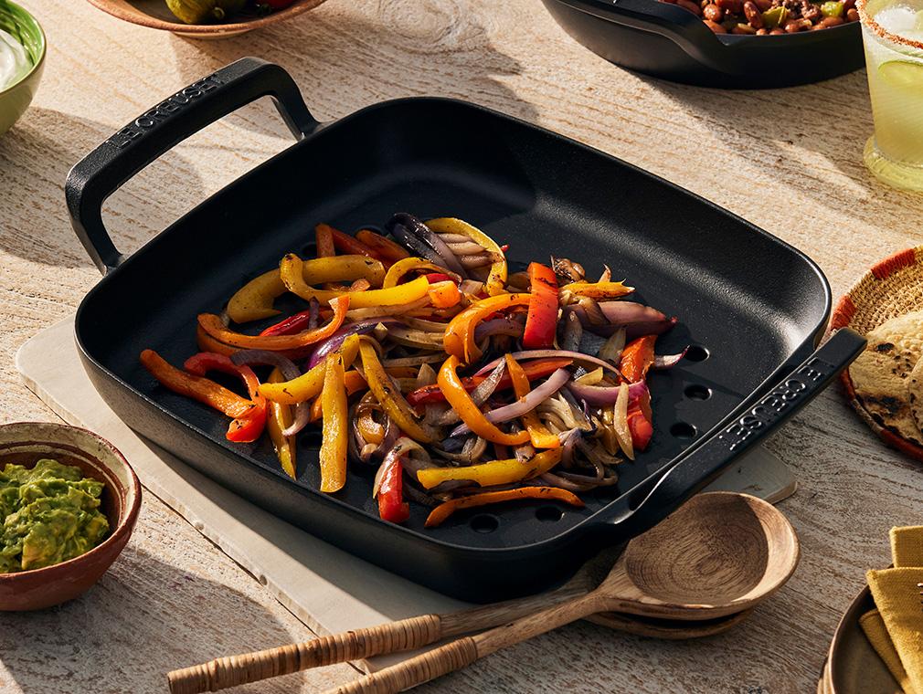 Grillristede peberfrugter og løg