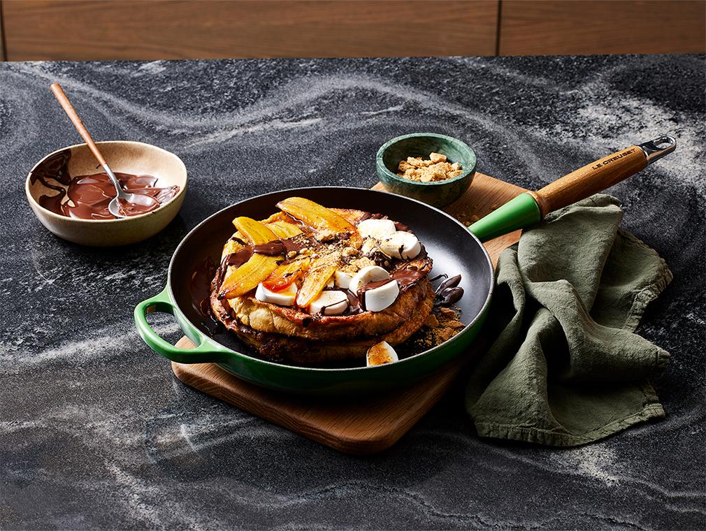 French toast med karamelliserede bananer og S’mores