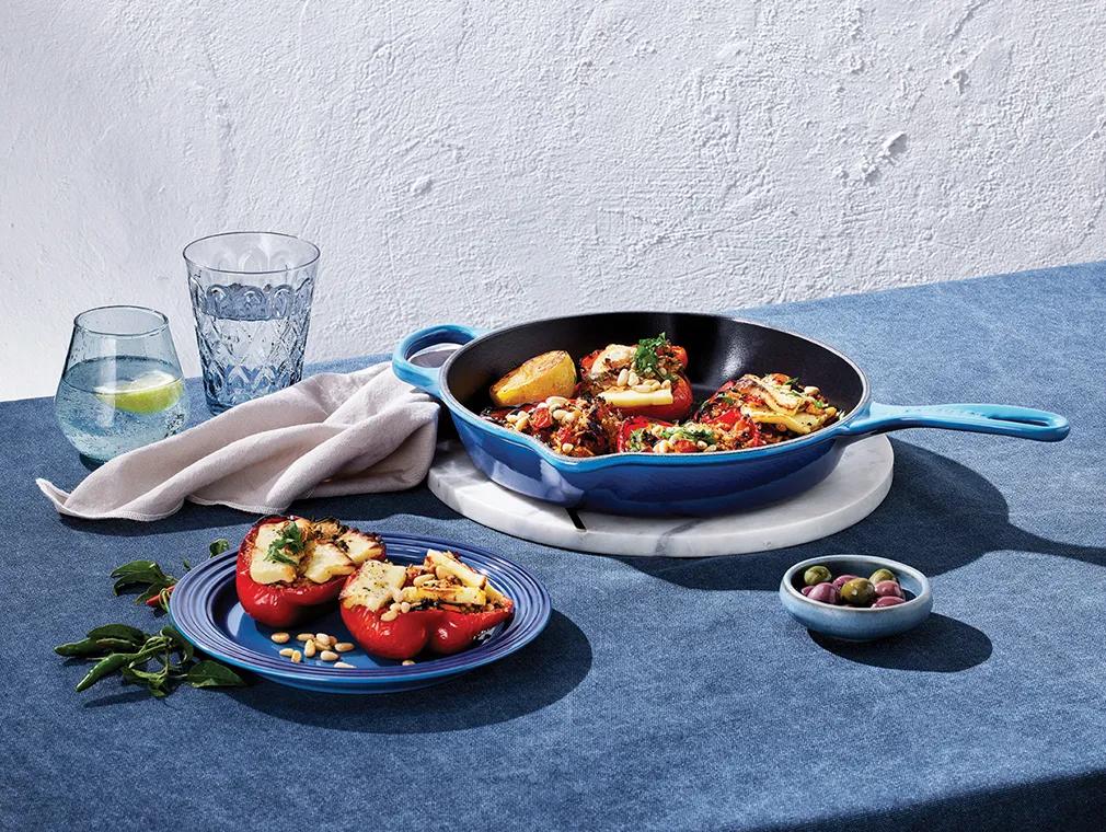 Fyldte peberfrugter med ris pilau og grillet halloumi