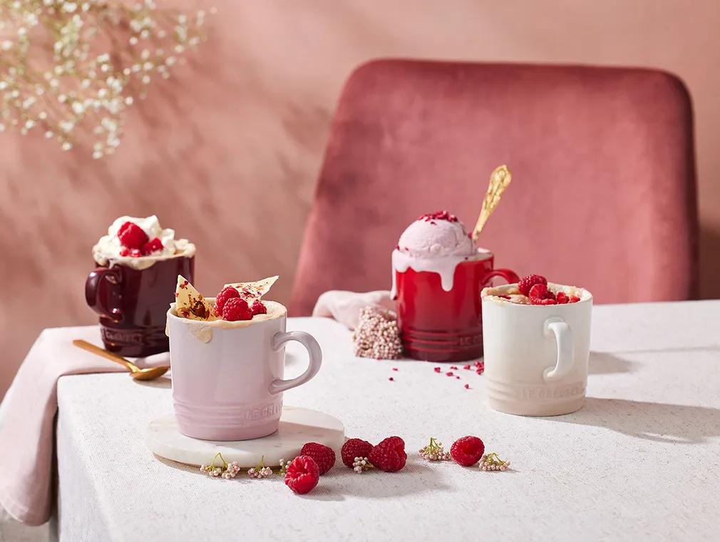 Mug cake hvid chokolade og hindbær i mikroovn