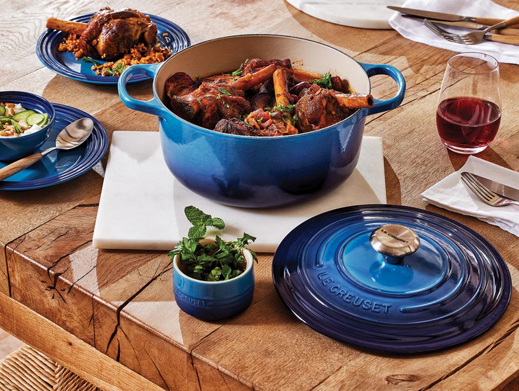 Pulled lammeskank med agurkeyoghurt i tagine-stil