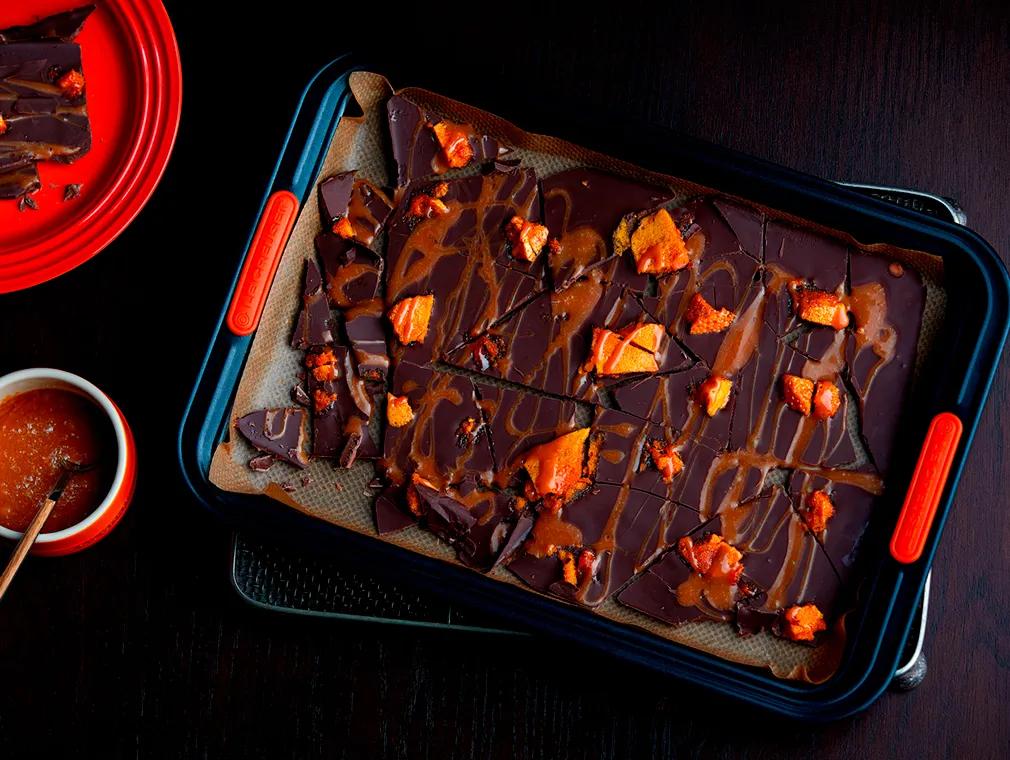 Chokoladebrud med honeycomb og saltkaramel