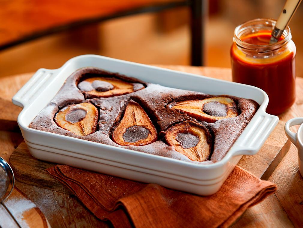Clafoutis med pærer og karamelsauce