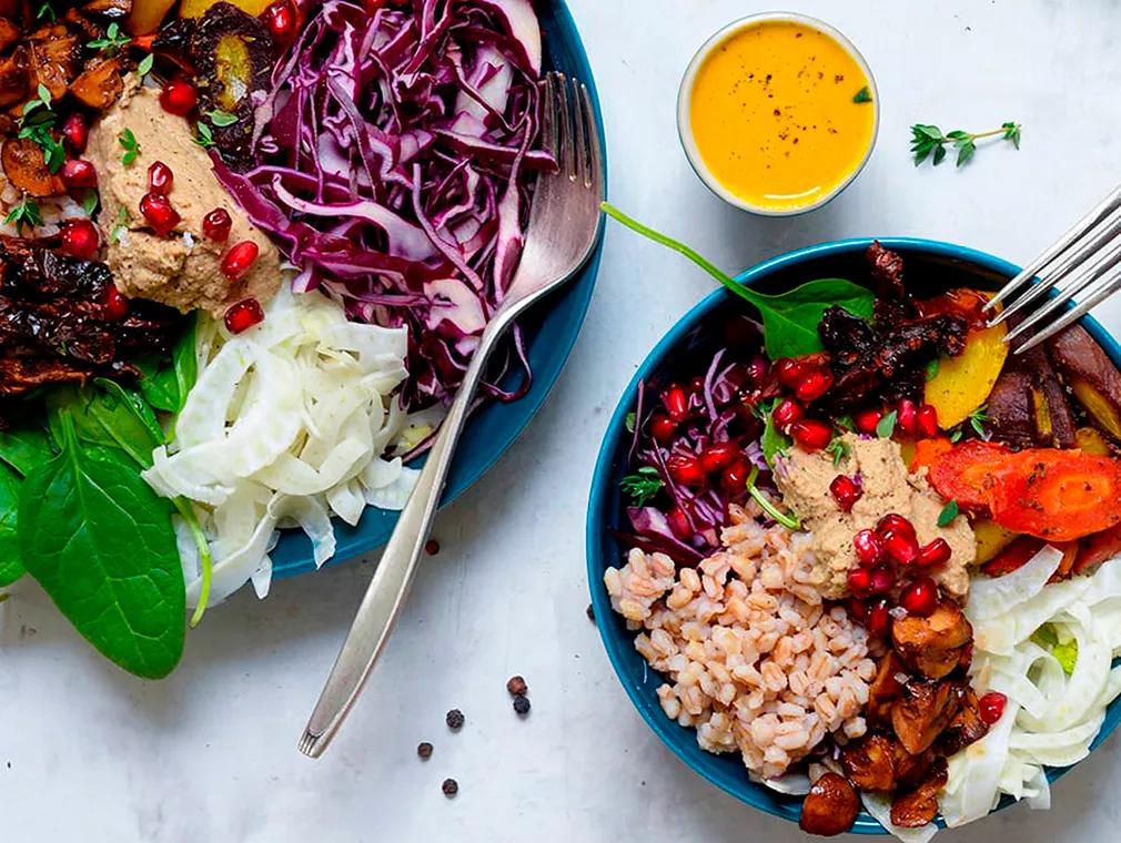 Buddha bowl med gurkemeje/appelsin dressing