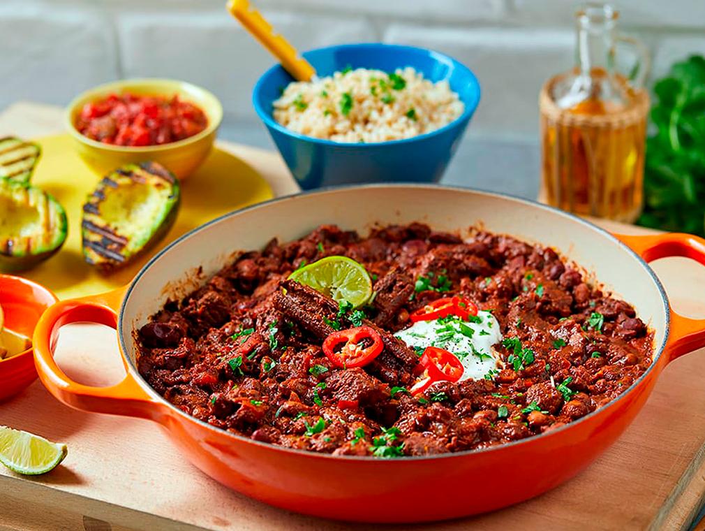Luksus chili con carne med oksebov og grillet avokado